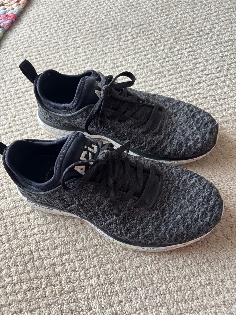 APL women’s Athletic Sneakers-Size 7 in like new condition